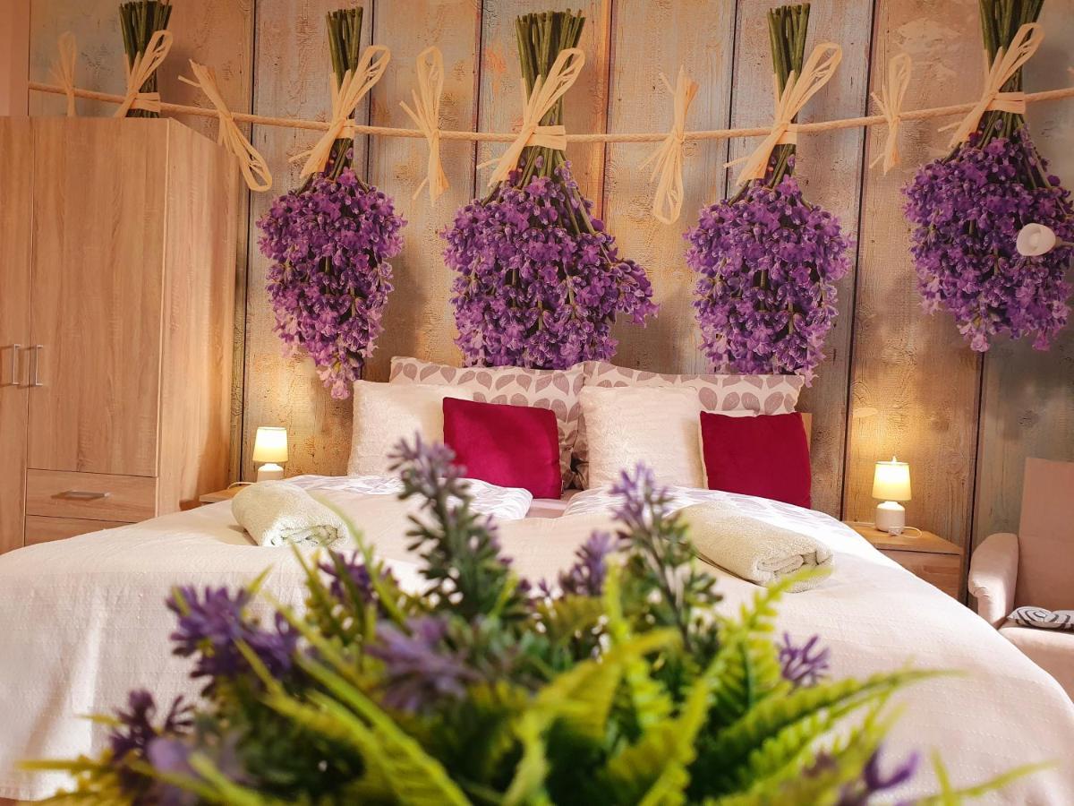 Lavendel Apartments Hévíz Eksteriør bilde